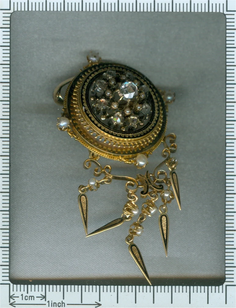 Victorian versatility: the double charm of a brooch-pendant from the 1860s - Image 8