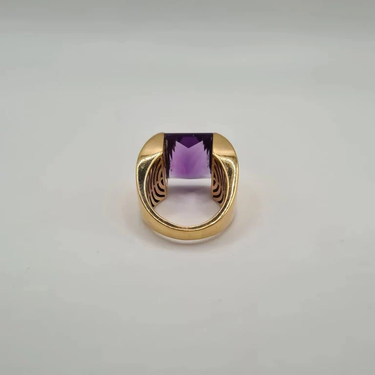 Yellow gold ring set with an amethyst - Image 5