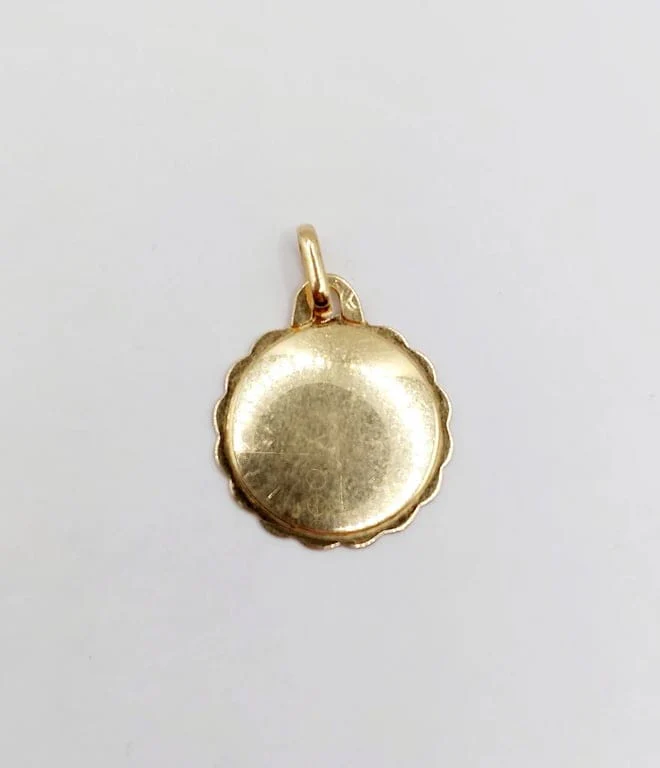 Augis - Love medal pendant 19 mm in 18k rose gold and ruby  - Image 8