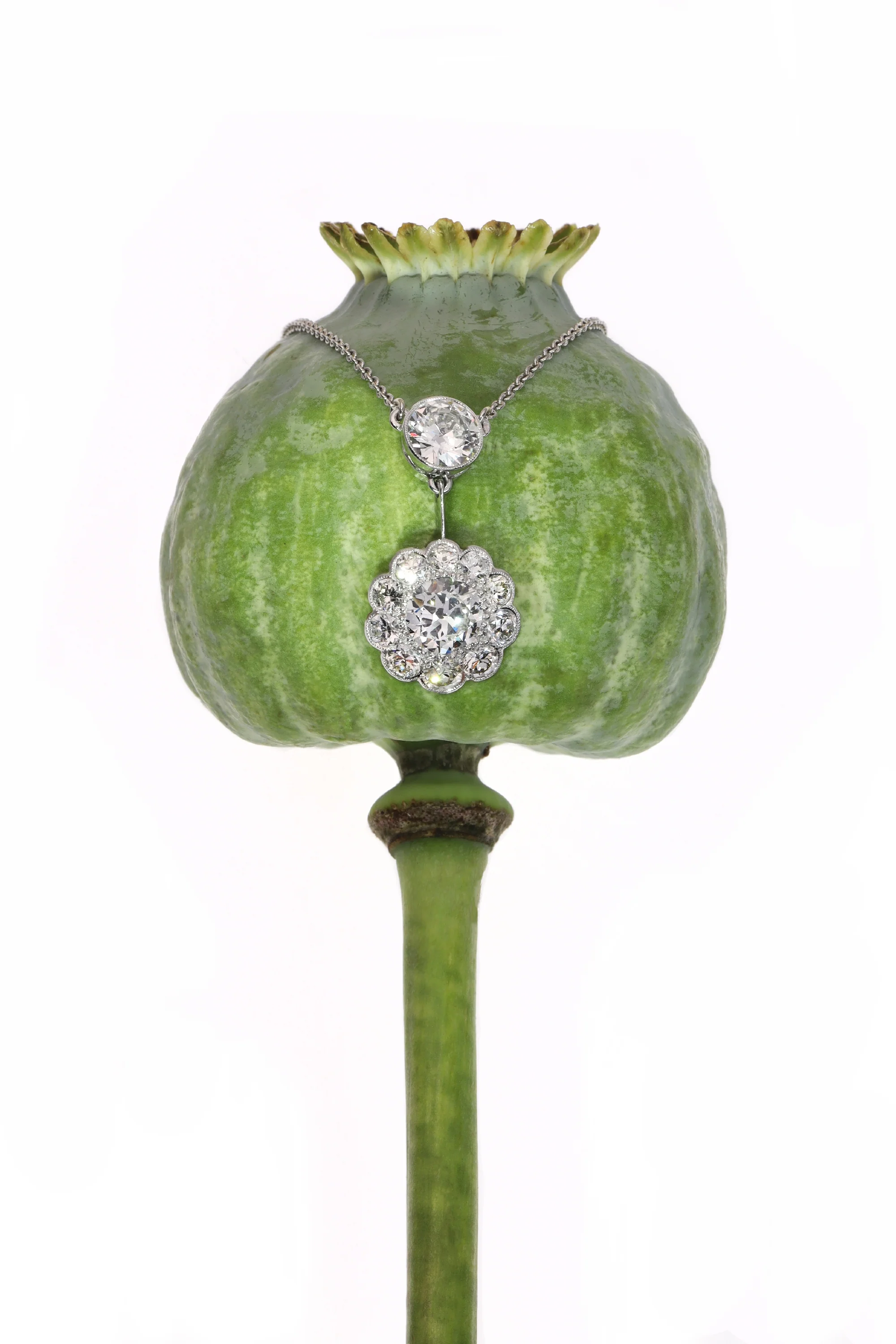 Rêverie Art Deco: Old-cut diamond pendant from the 1950s with an elegance of 4.27 ct - Image 3