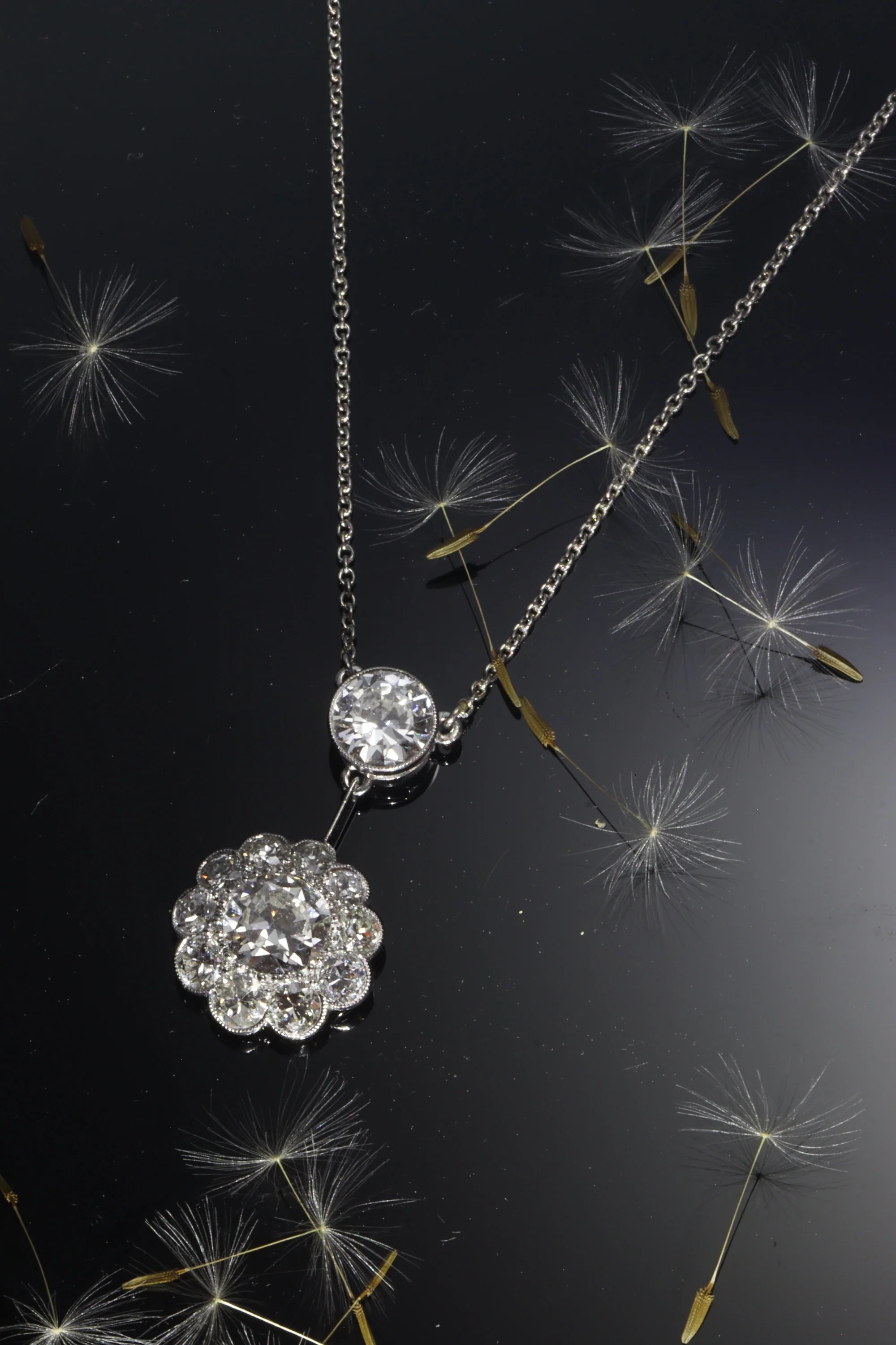 Rêverie Art Deco: Old-cut diamond pendant from the 1950s with an elegance of 4.27 ct - Image 6