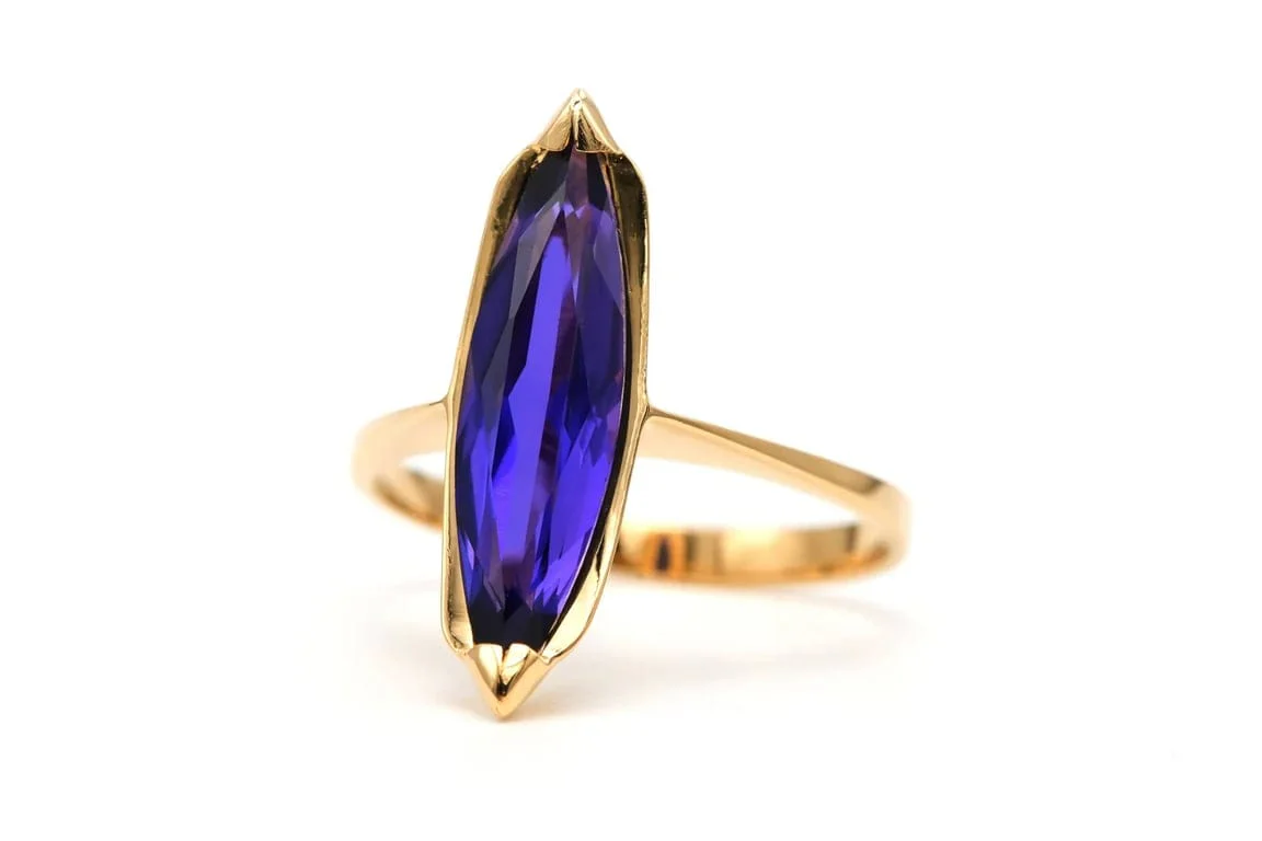 Contemporary ring set with an amethyst in 18-carat yellow gold - Image 3