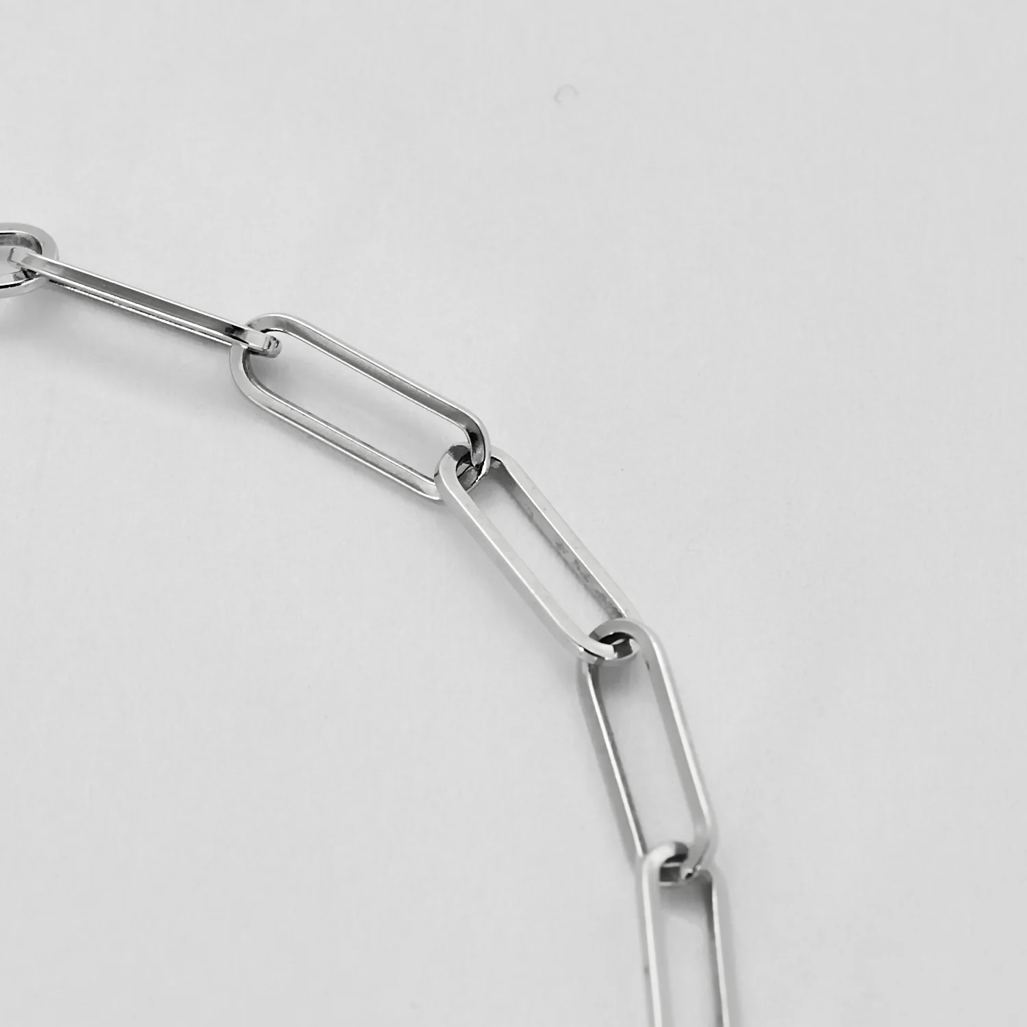 DINH VAN - R10 handcuff necklace in white gold - Image 6