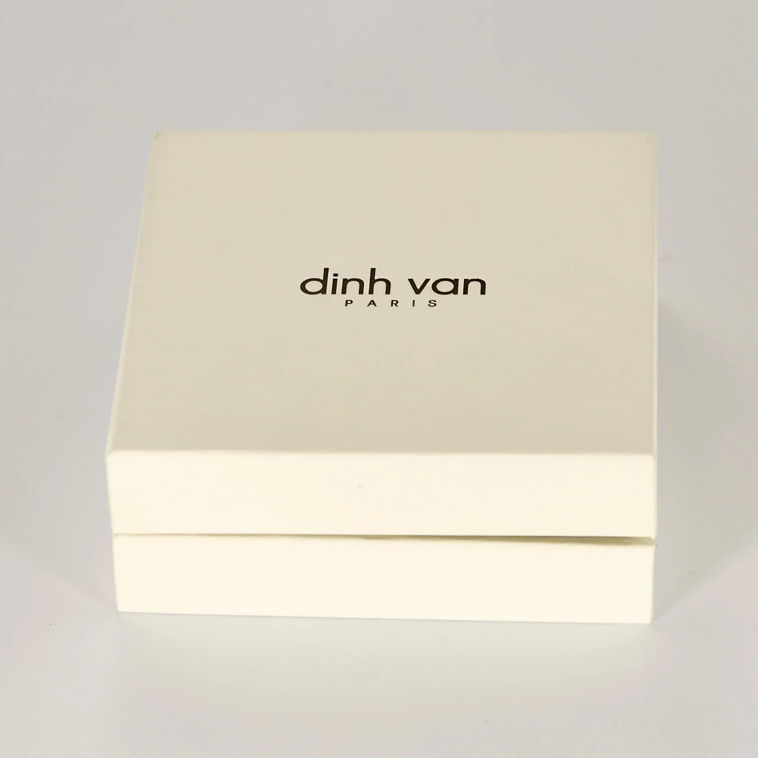 DINH VAN - R10 handcuff necklace in white gold - Image 8
