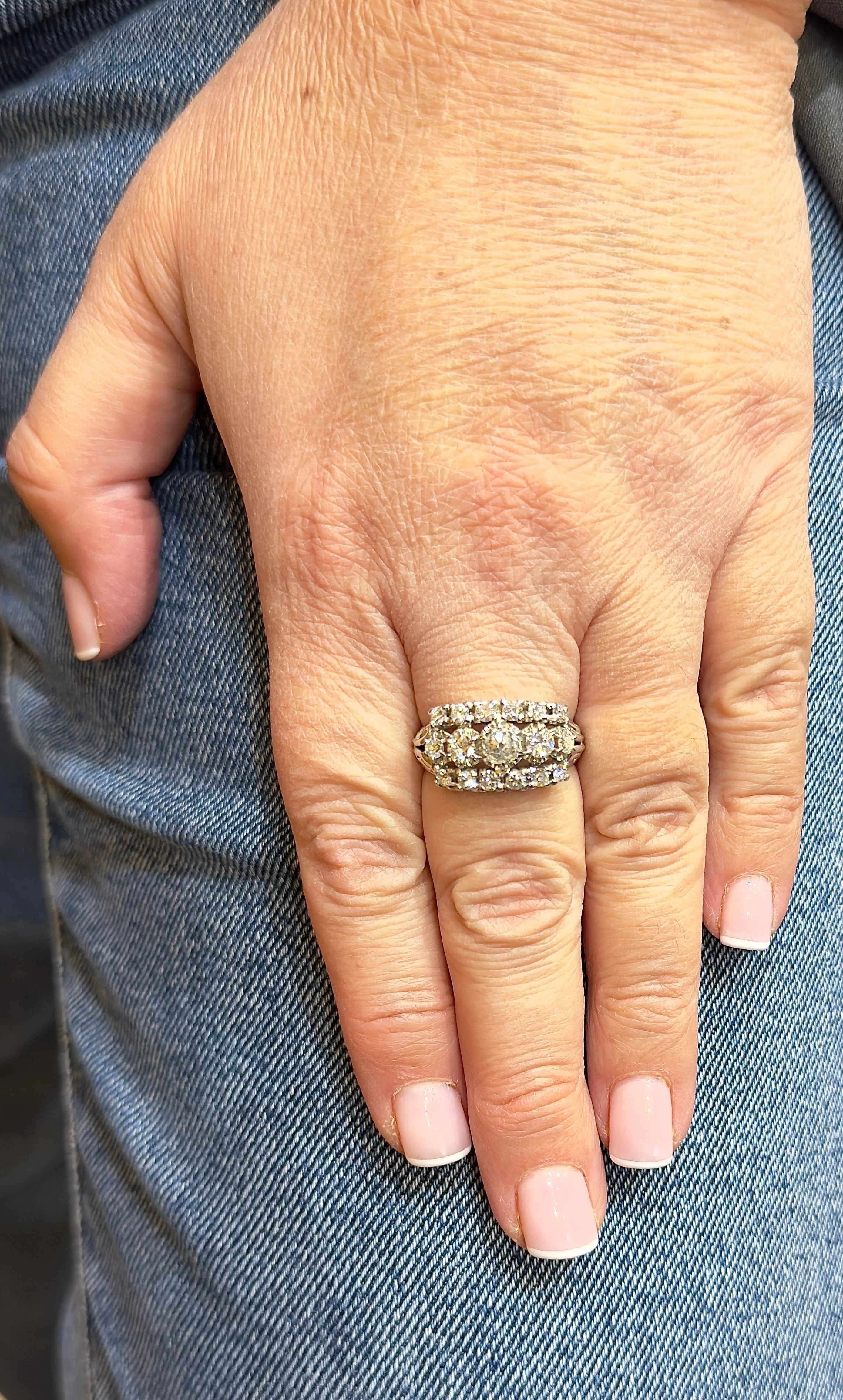 Antique white gold garter ring with diamonds - Image 9