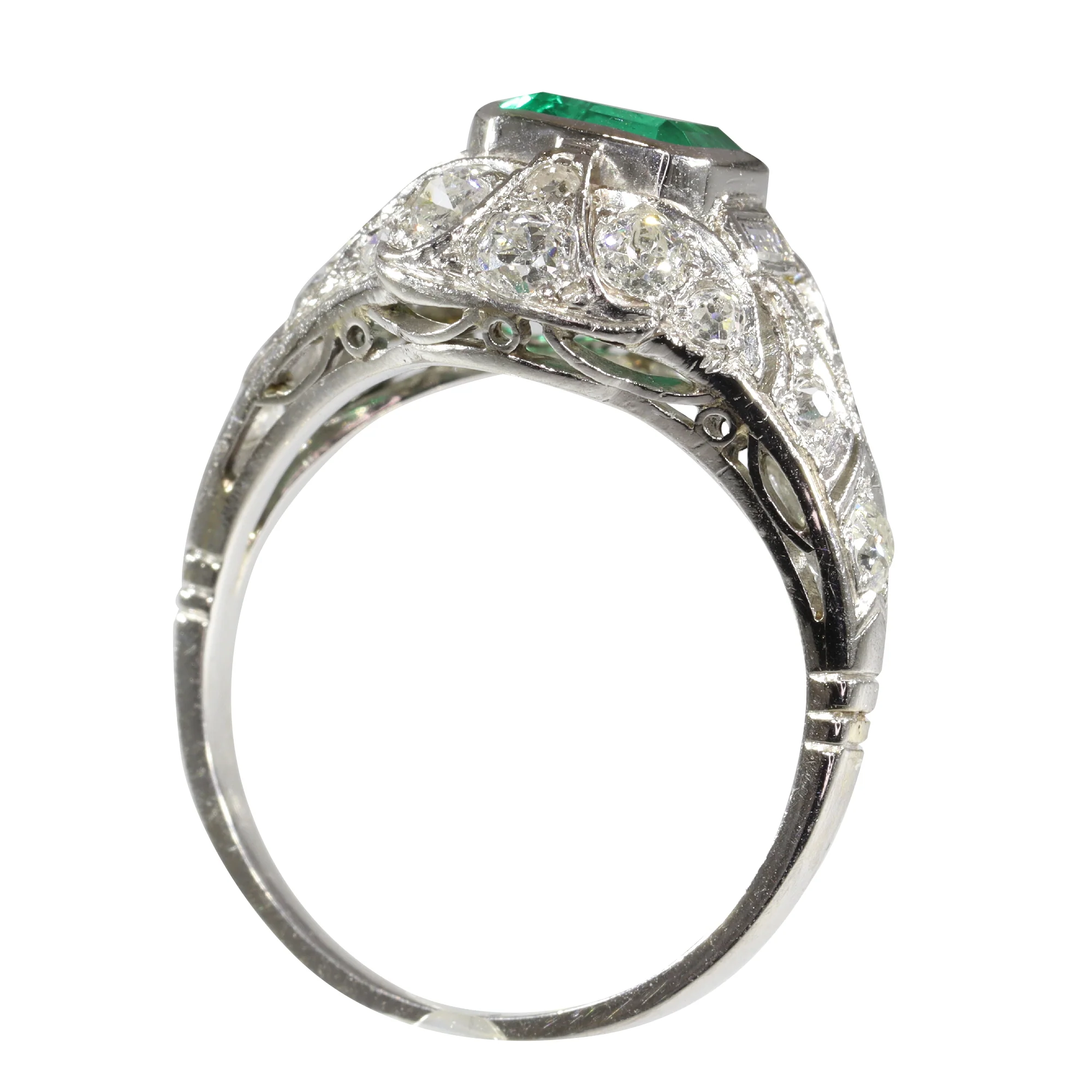 Verdant Vintage: Ring in Colombian emerald and old-cut diamond from 1920 - Image 12