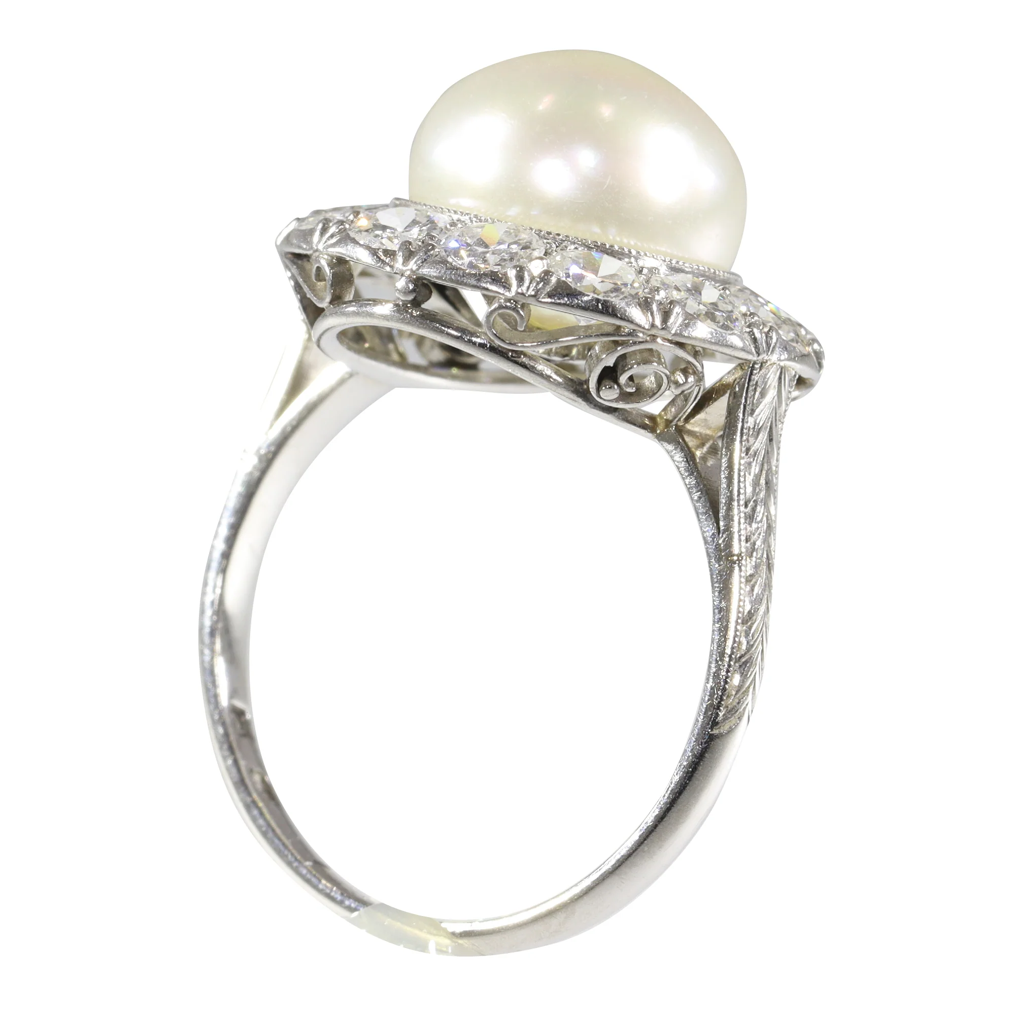 Jewel of the past: a diamond-set engagement ring from the 1930s - Image 14