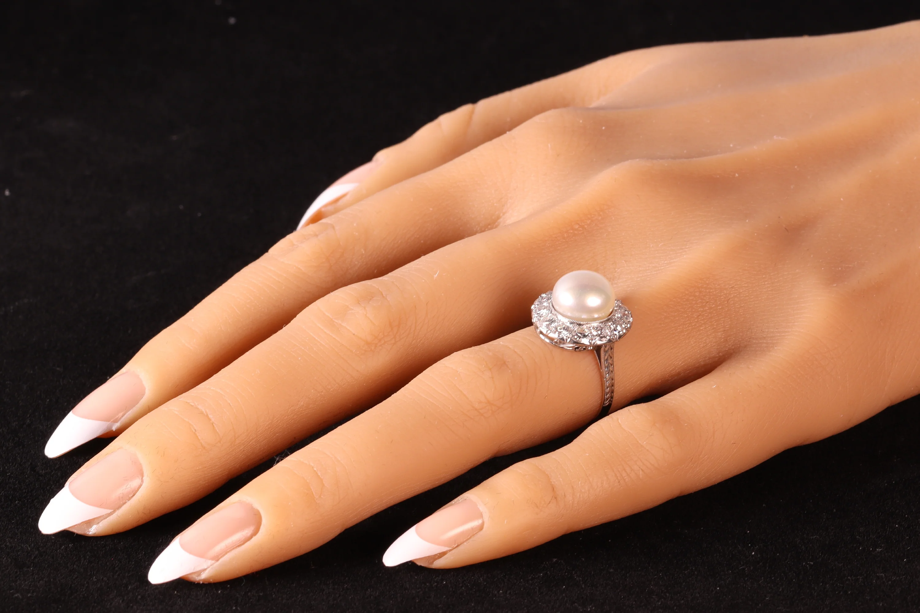 Jewel of the past: a diamond-set engagement ring from the 1930s - Image 7