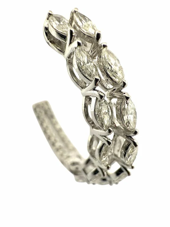 18-carat white gold hoop earrings with marquise diamonds - Image 6