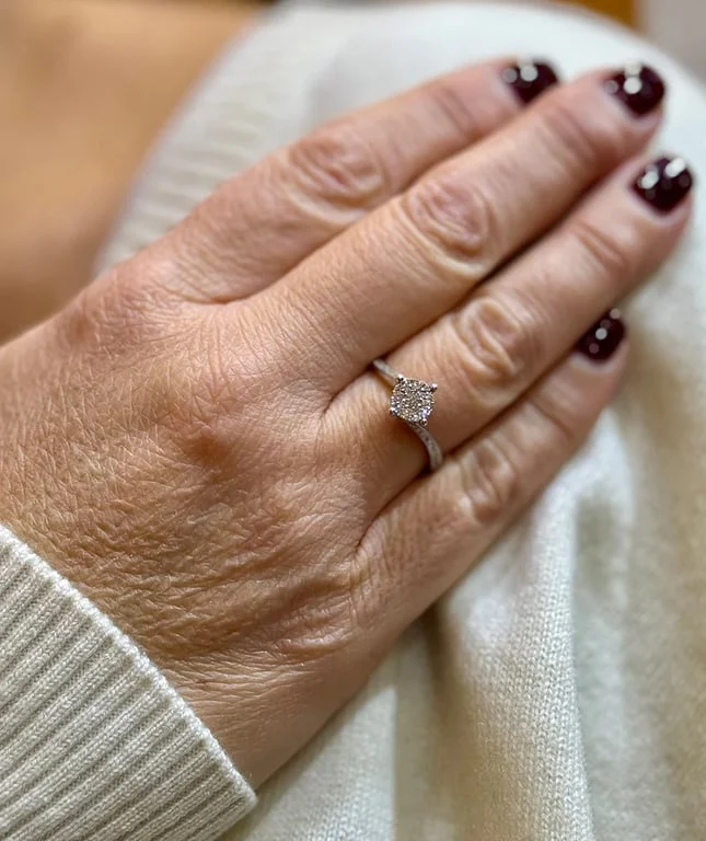 Solitaire wavy in white gold and diamonds - Image 4