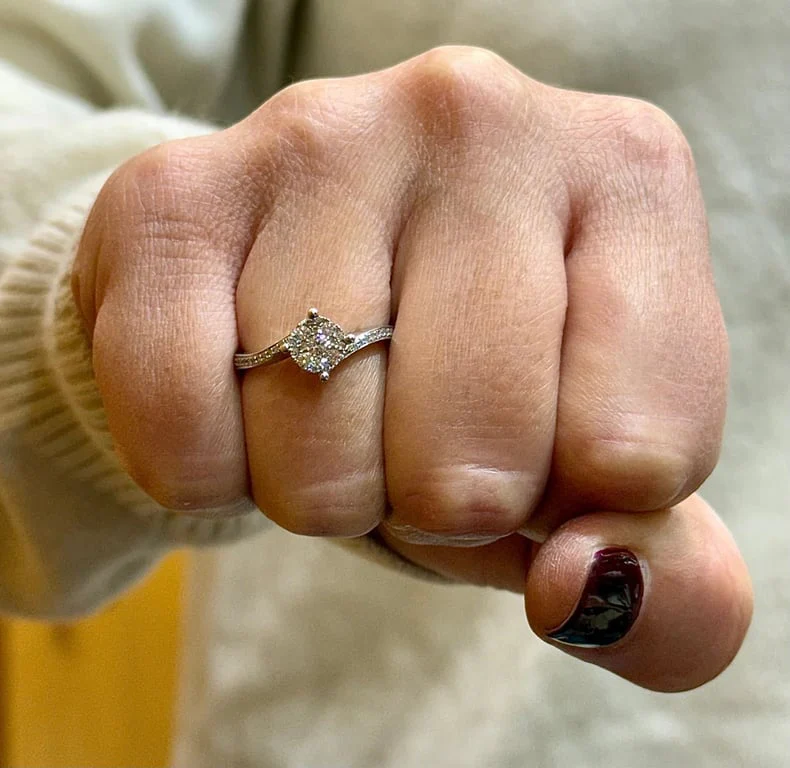 Solitaire wavy in white gold and diamonds - Image 5