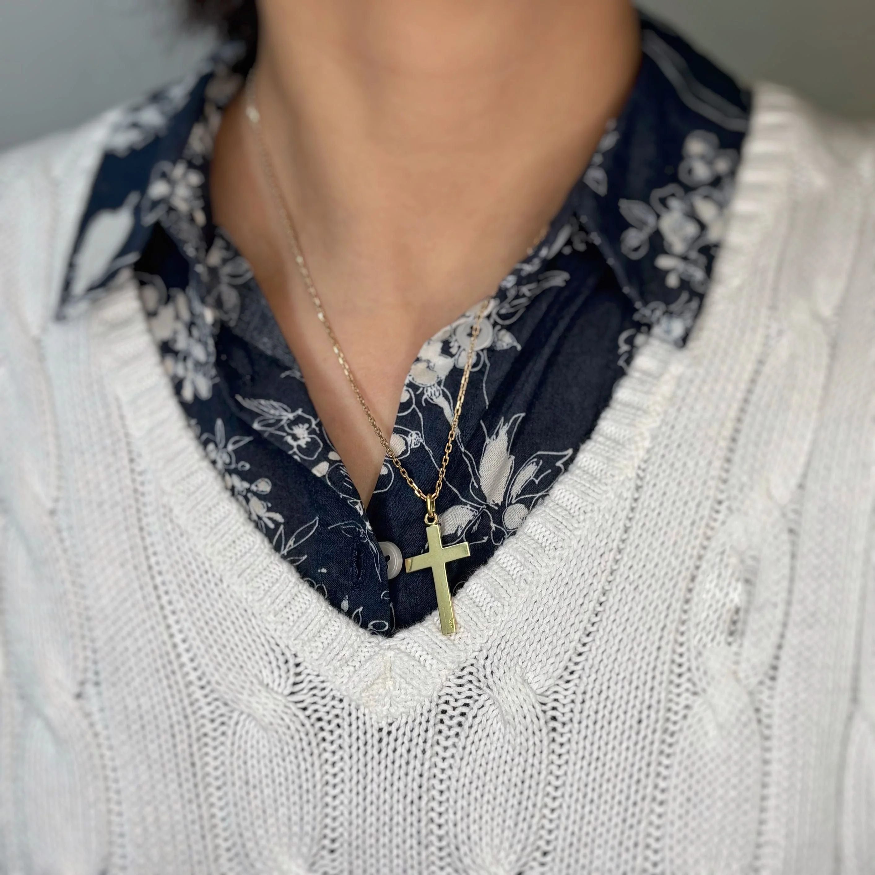 Yellow Gold Cross Pendant - AUGIS - Image 4