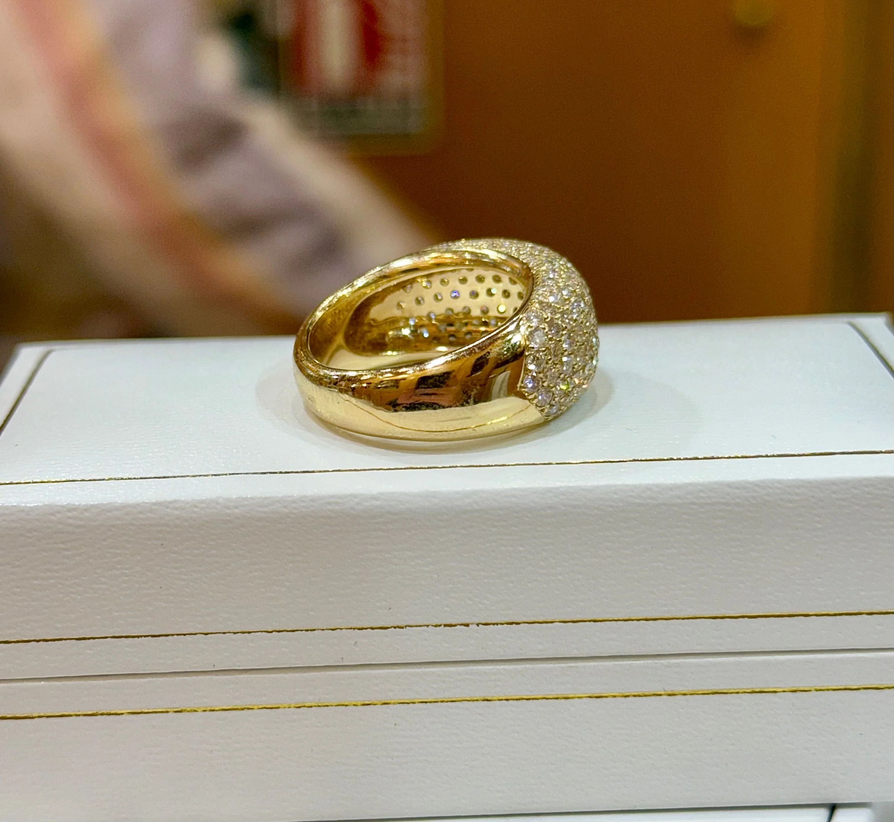 Domed yellow gold ring with diamond pavé - Image 4