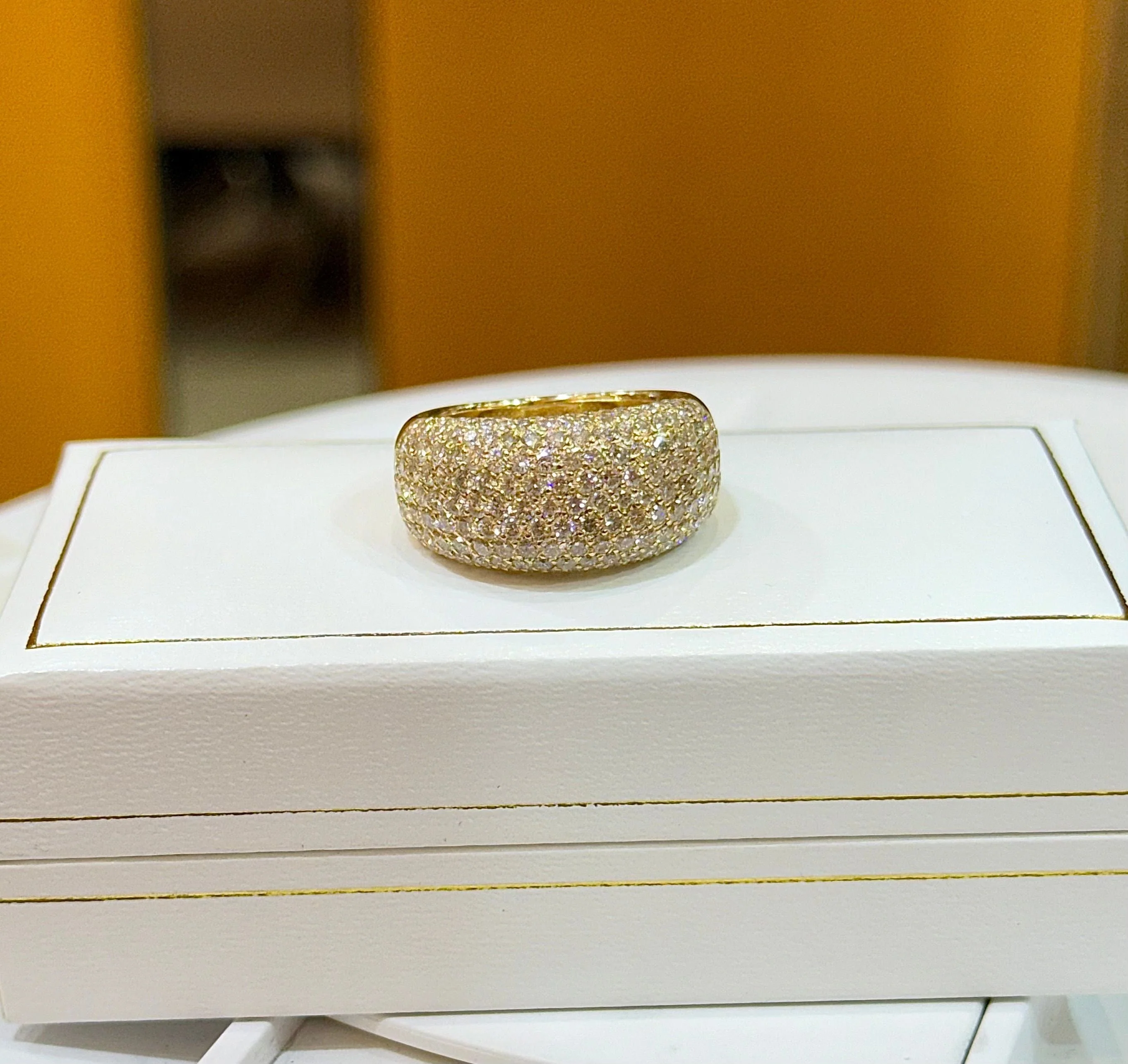 Domed yellow gold ring with diamond pavé - Image 8