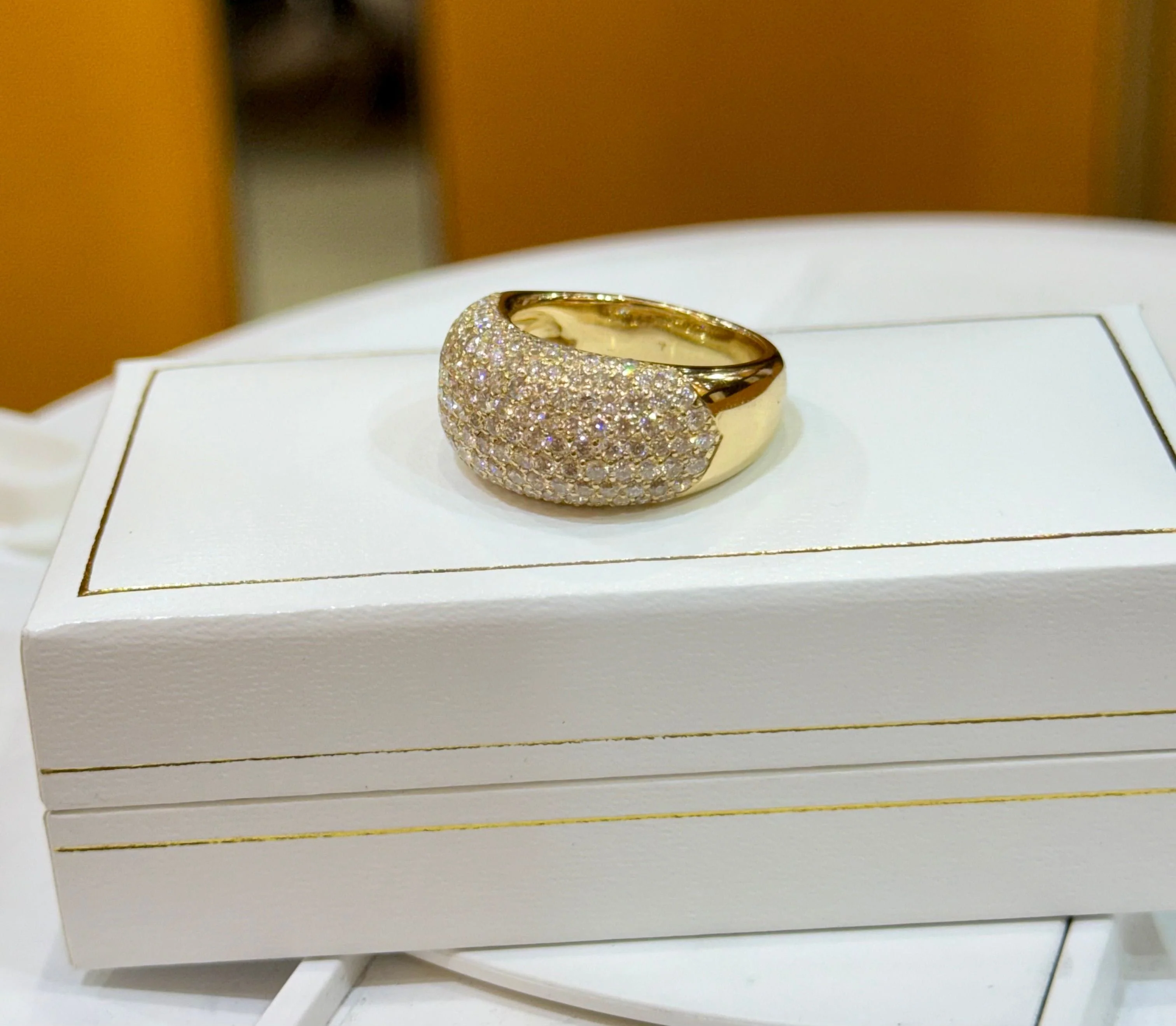 Domed yellow gold ring with diamond pavé - Image 9