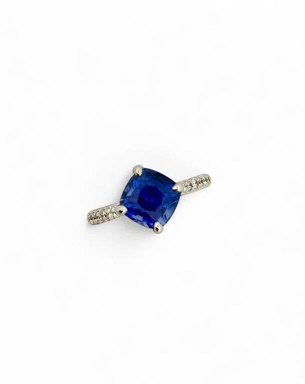Solitaire in 18k white gold, Ceylon sapphire and diamonds - Image 6