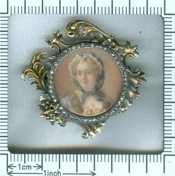 Antique gold brooch: the heritage of Pompadour in Victorian jewelry - Image 9