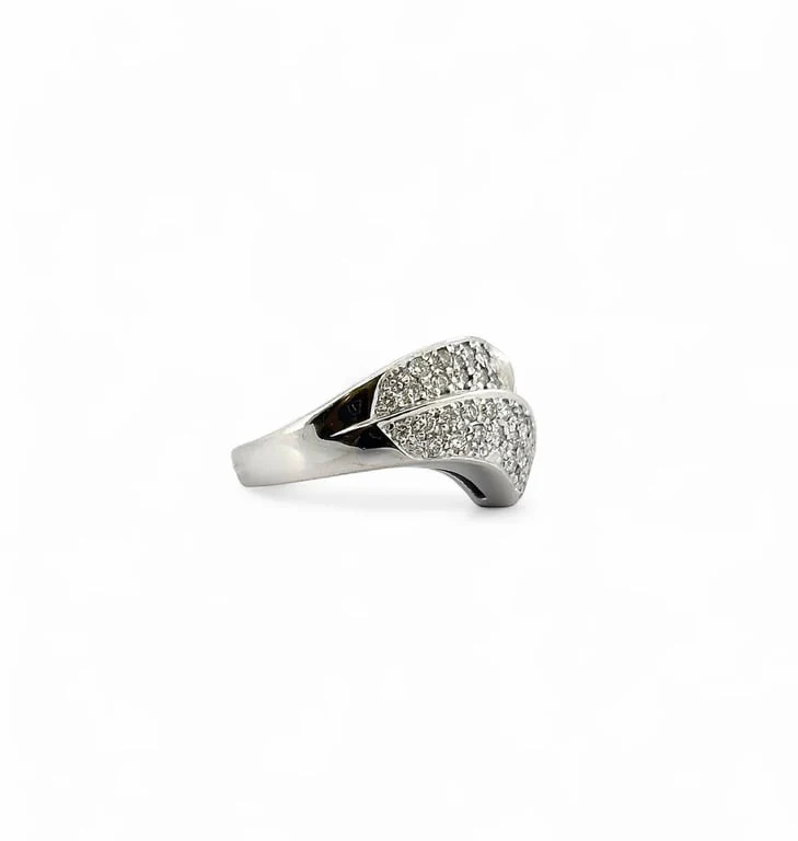 Crossed ring in white gold and diamonds - Image 4