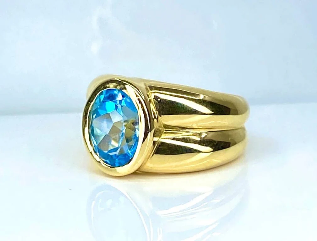 Yellow gold and blue topaz ring - Image 4