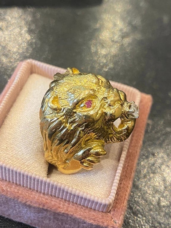 Gold Lion Ring Diamond Ruby - Image 4
