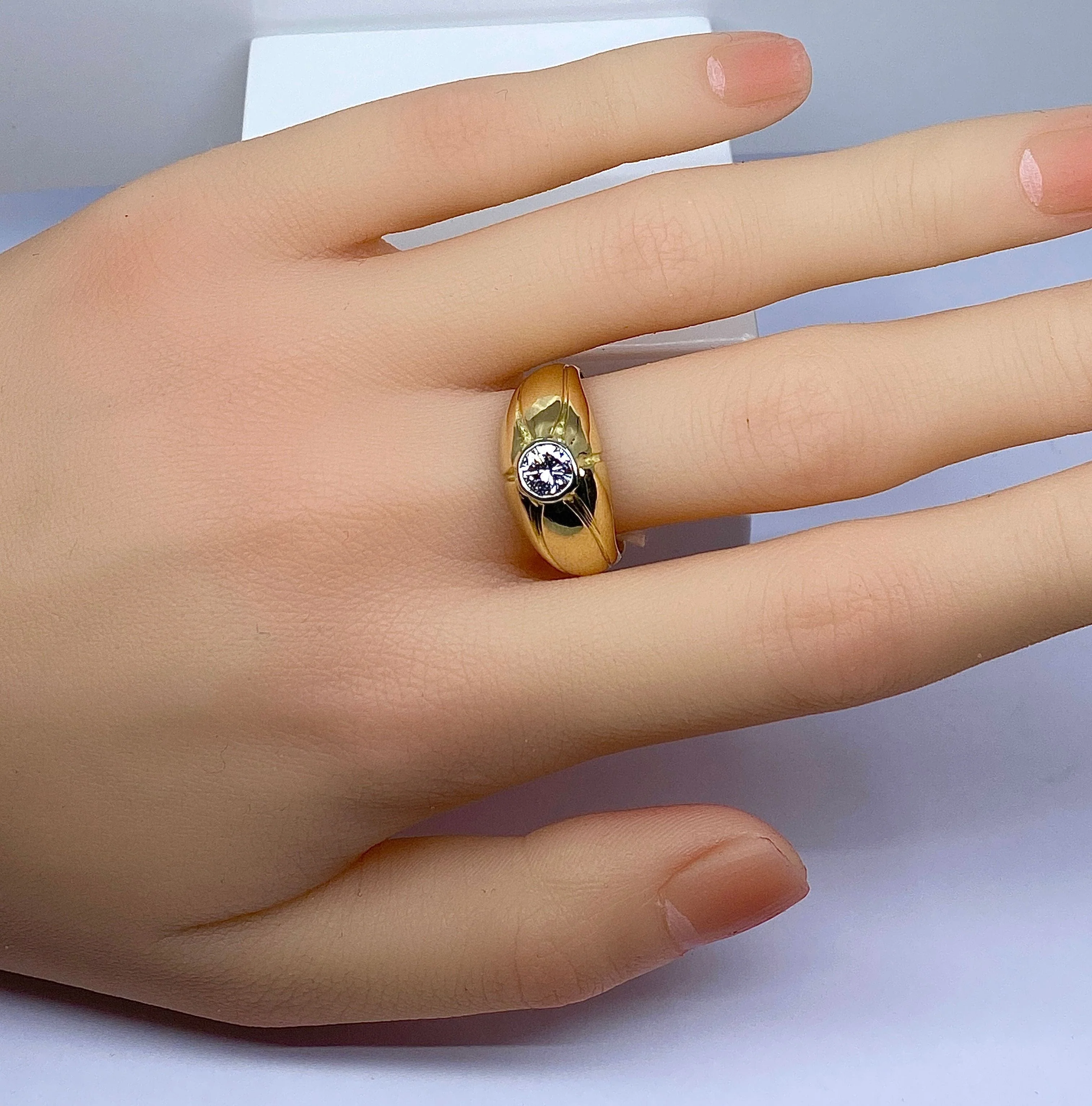 Yellow gold and diamond bangle ring - Image 8
