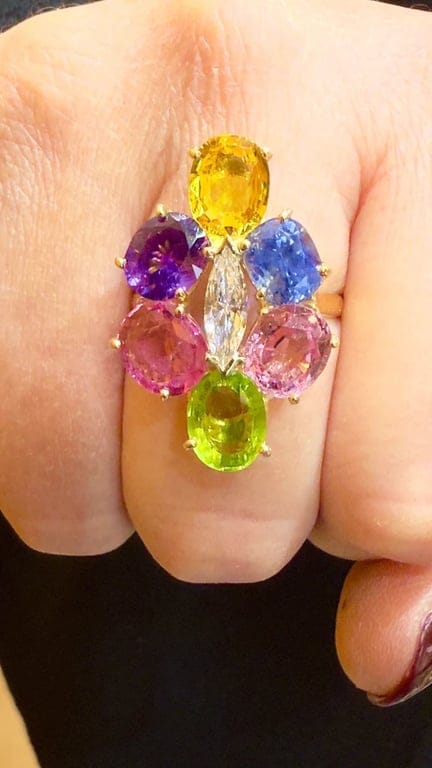 18-carat gold ring set with a diamond and precious stones  - Image 5