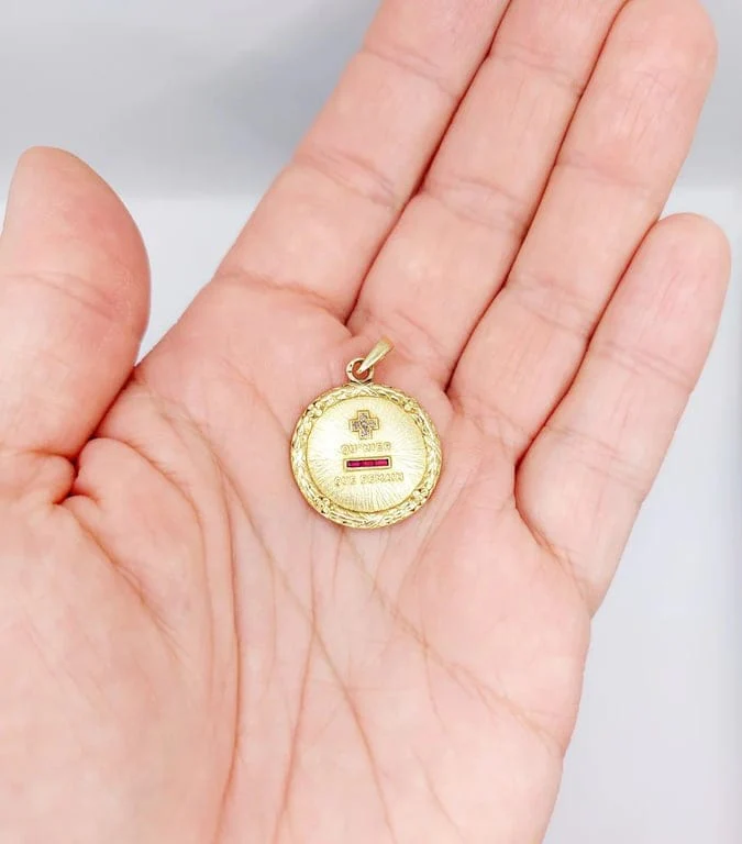 Augis - Love medal pendant 23 mm in 18k gold with diamond and ruby  - Image 15