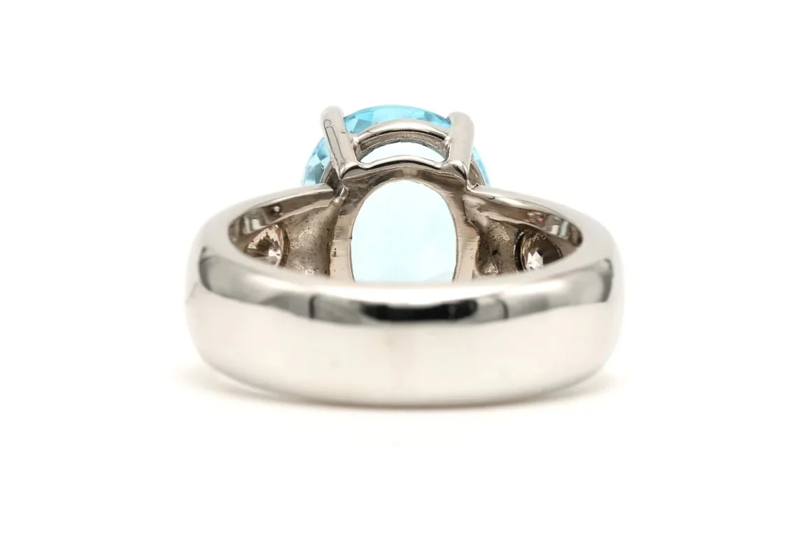 Contemporary white gold ring set with a topaz and brilliant-cut diamonds (+-0.36ct) - Image 4