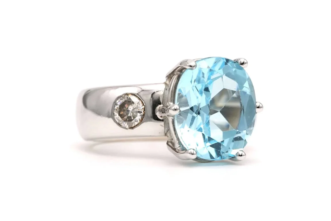 Contemporary white gold ring set with a topaz and brilliant-cut diamonds (+-0.36ct) - Image 6