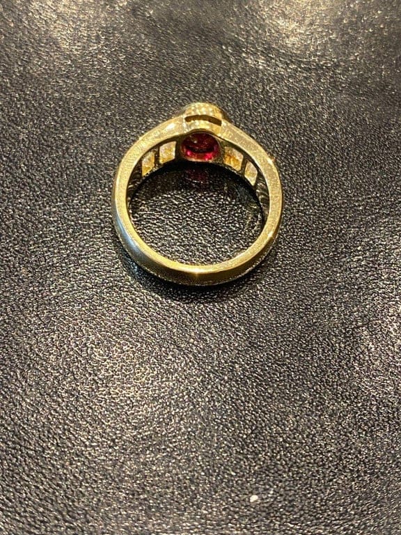 Yellow gold ring, Ruby and Diamonds - Image 9