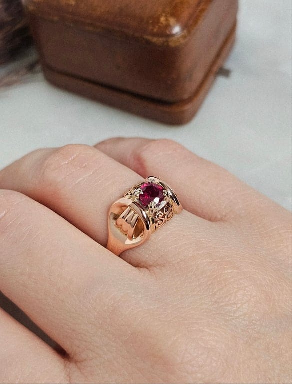 Composite ruby dome ring in 18-carat rose gold - Image 3