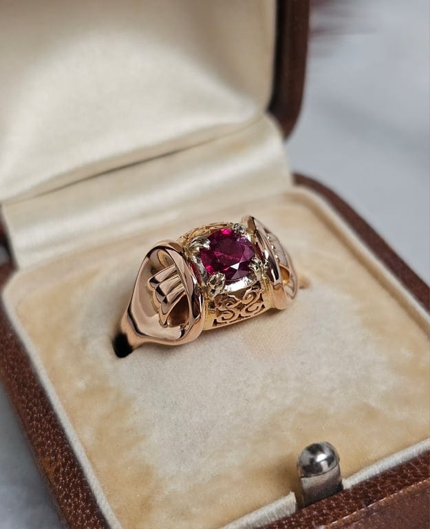 Composite ruby dome ring in 18-carat rose gold - Image 6