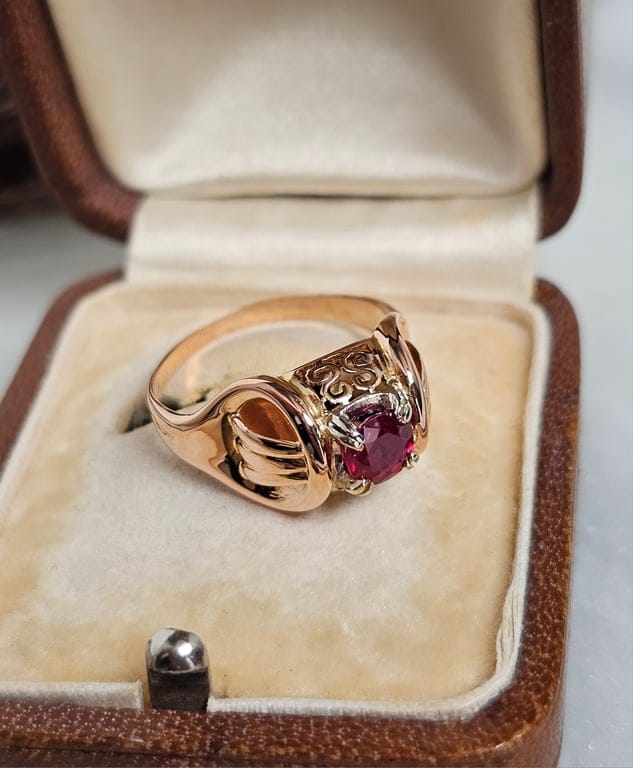 Composite ruby dome ring in 18-carat rose gold - Image 9