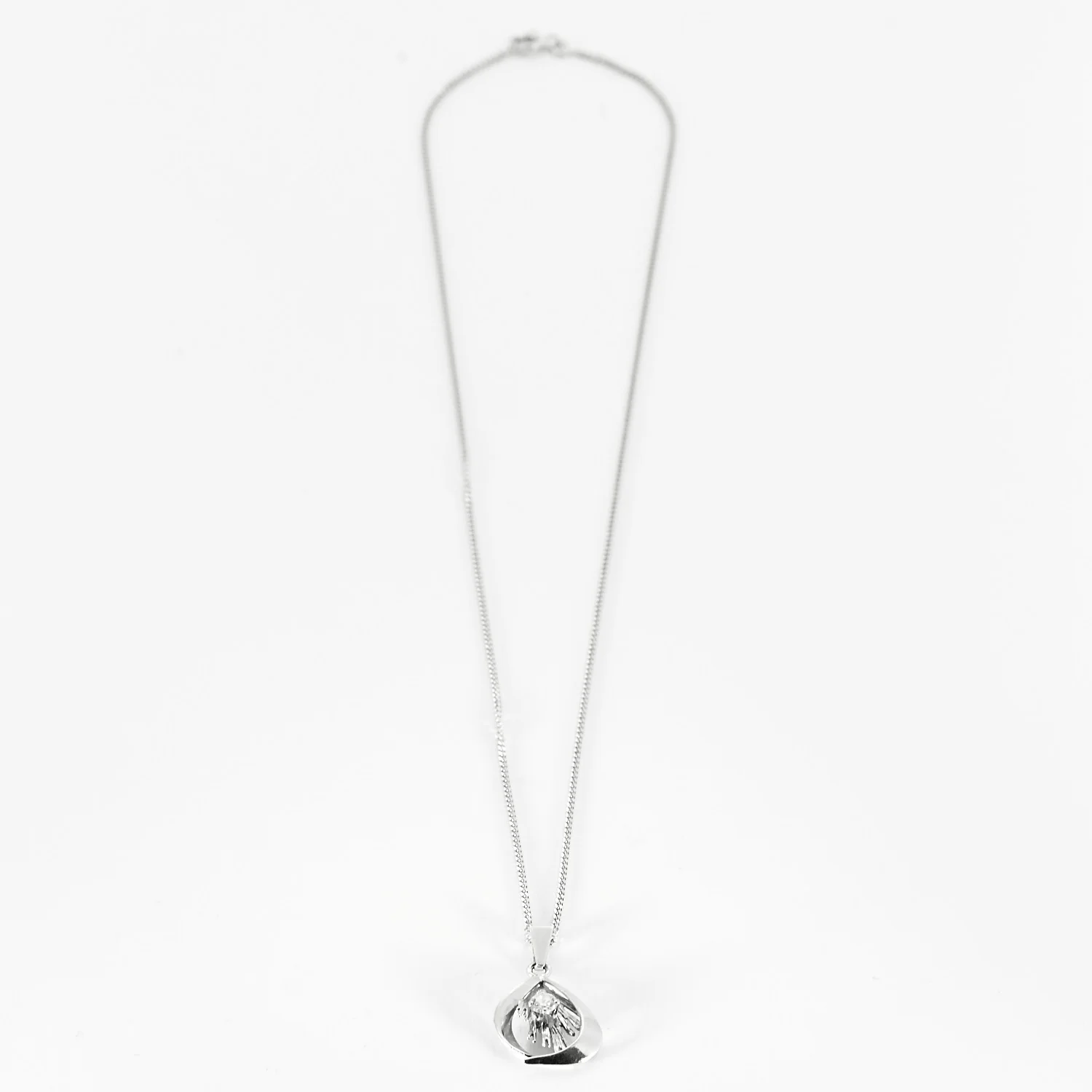 White gold chain holding a pendant set with a diamond - Image 3