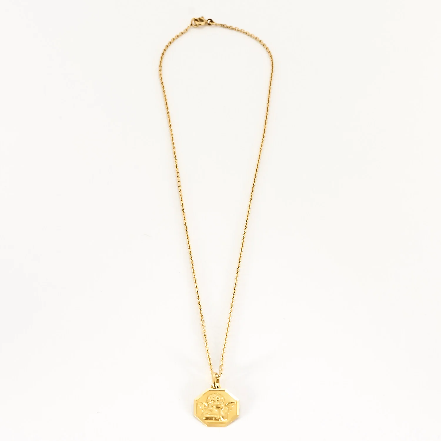 Yellow gold chain holding a baptism medal - Image 3