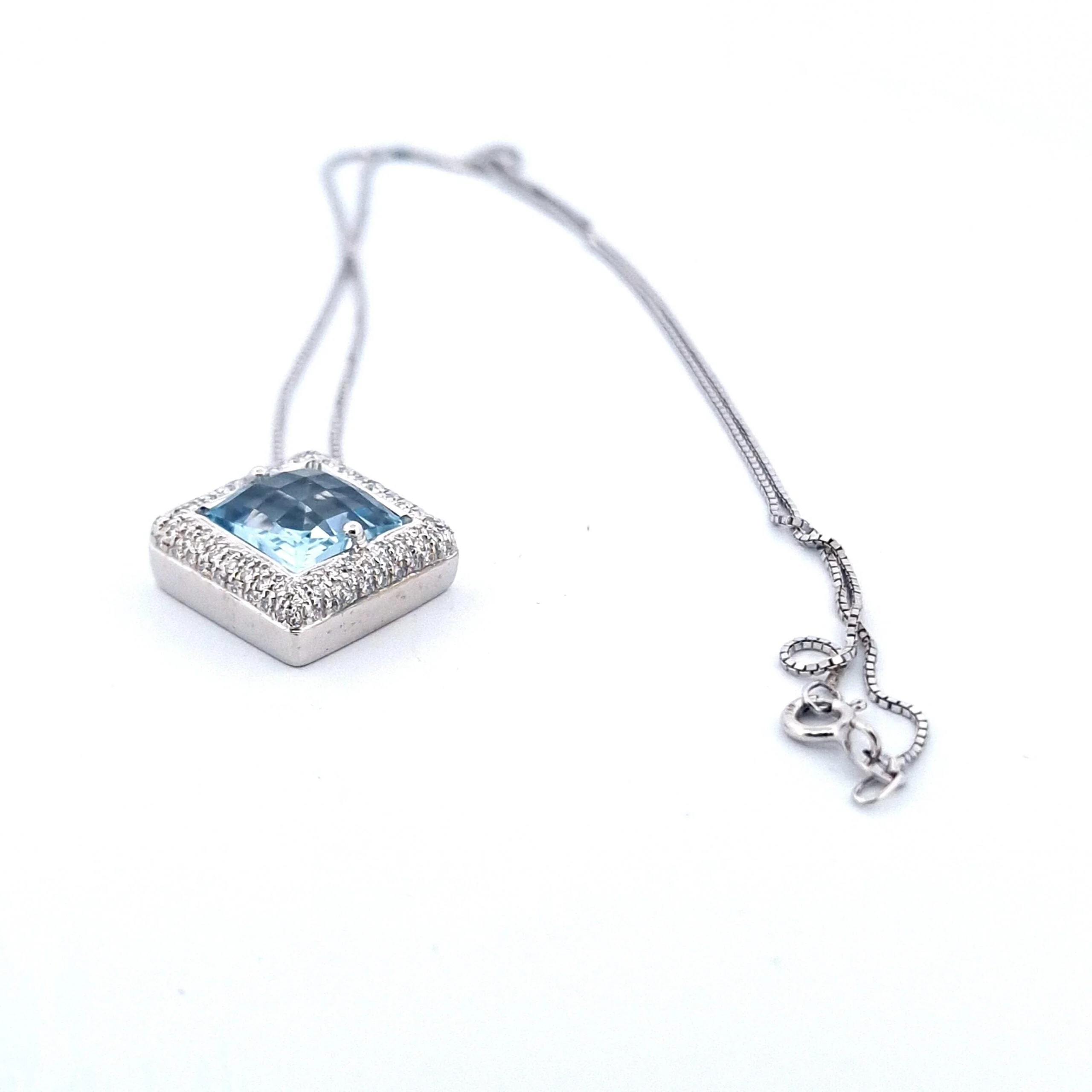 Necklace with 18K white gold pendant, blue topaz and diamonds - Image 6