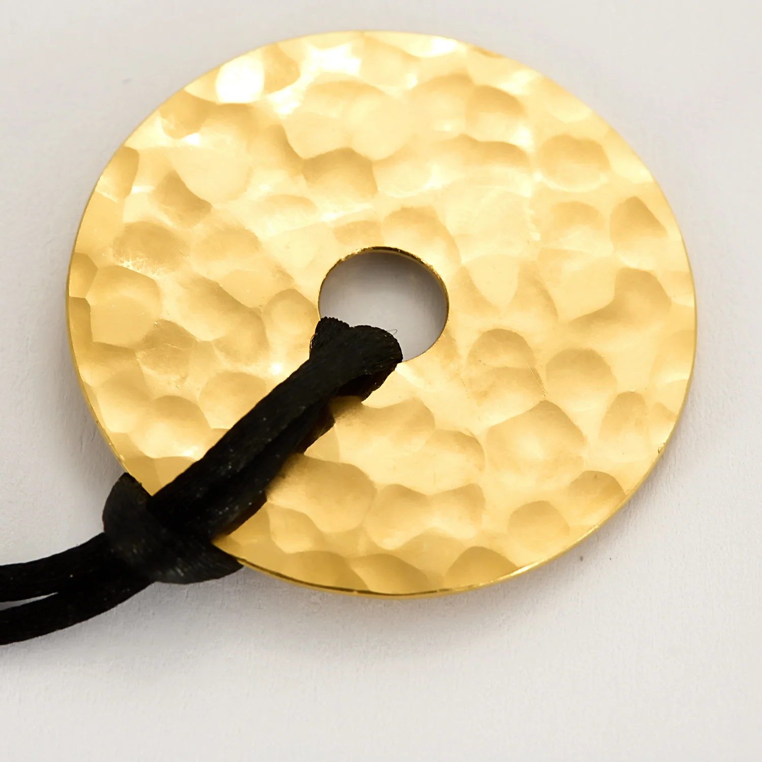 DINH VAN - PI - Yellow gold pendant and black silk cord - Image 8